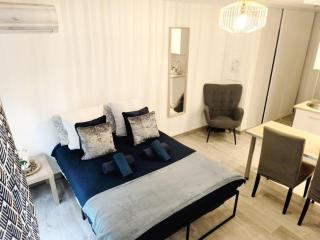 Escapade cosy avec piscine au centre-ville - IDEAL POUR COUPLES ET PROFESSIONNELS - Cannes - 3