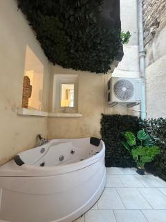 Appartement avec Bain à Remous & Patio - Avignon - 1