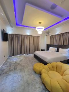 Bash Luxury Smart Apartments - Freetown - 0