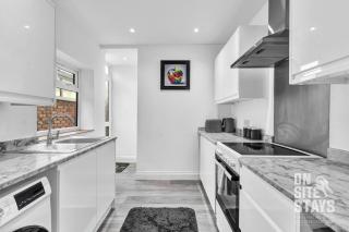 OnSiteStays - Large 3 bedroom, 2 bathroom, driveway, Garden, Sleeps 6 Comfortably - Bexleyheath - 2