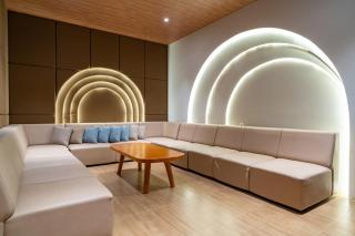 Maaplewood mountain view 9 bedrooms villa with a private heated pool and movie room - 2