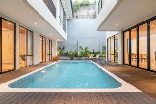 Maaplewood mountain view 9 bedrooms villa with a private heated pool and movie room - 5