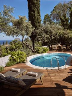 Chris & Jo Villas, Enchanting Escapes, with Heated Pools & SeaViews By ThinkVilla - Zakynthos Town - 8