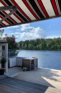 Newly Renovated Red Riverfront House - - 0