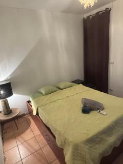 Chambre zen confort et simple Sans Climatisation - Saint-Pierre - 2