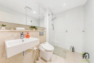 1 bedroom apartment in Wentworth Point - 1