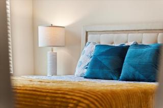 6 Beds 12 Mins To The Beach Pets Ok Fenced Yd - 2