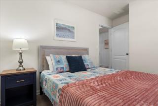 6 Beds 12 Mins to The Beach Pets OK - 3