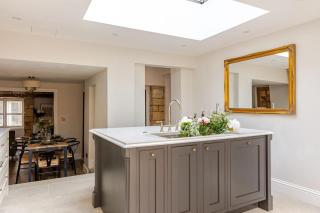 The Old Shop - Stylish Cotswold Cottage, Sleeps 6 - 4