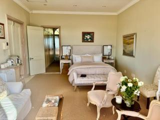 Villa del Mar - "Luxurious en-suite bedroom with lounge and stunning sea view balcony in Bantry Bay" - Kapstadt - 6