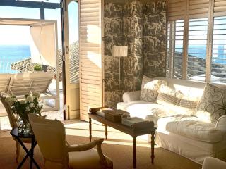 Villa del Mar - "Luxurious en-suite bedroom with lounge and stunning sea view balcony in Bantry Bay" - Kapstadt - 7