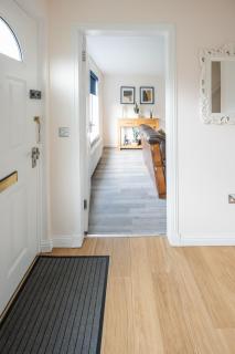 3-Bed Home Near Town Center - 2