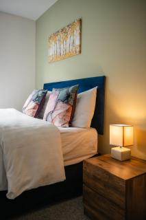 3-Bed Home Near Town Center - Stirling - 3