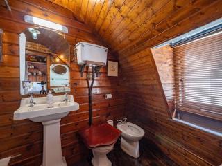 River View Apartment with Parking & Balcony - 5