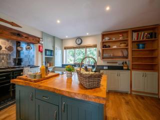 Farmhouse With Garden & Countryside Views - 8