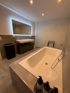 Luxee Apartment - Friedrichshafen - 9