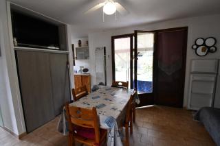 Maison 6 personnes climatisée dans résidence avec piscine à 900 M des plages - 9