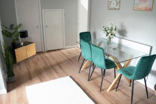 Stylish 4-Bedroom Getaway Free Parking - Ealing - 3