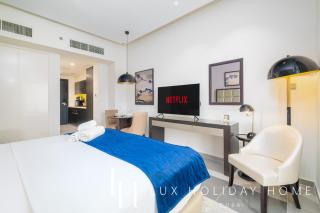 LUX The Majestine Burj Khalifa View Studio - Dubai - 2