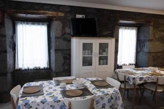 Room in Guest room - Amazing Quadruple Room with Sea View in Sao Roque do Pico - São Roque do Pico - 9