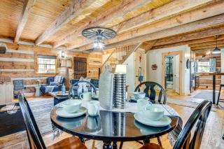Hot Tub, Fire Pit and Creek Access Whittier Cabin! - Whittier - 5