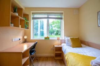 2 Bed Apartment, Sleeps 6 - Galway - 2