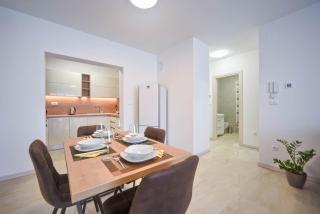 Apartments Lola & Bela - Free Parking & Balcony - 2
