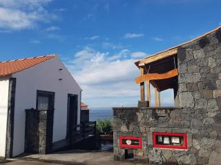 Room in Guest room - Astonishing Double Room in Sao Roque do Pico - São Roque do Pico - 5