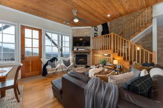 Mountain Views Hot Tub Foosball Dog Friendly - 8