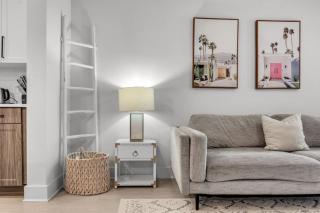 Vibrant 1 Bedroom Paradise Pool and Gym Bliss - Apollo Beach - 6