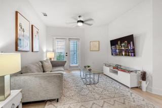 Vibrant 1 Bedroom Paradise Pool and Gym Bliss - Apollo Beach - 8