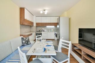 Armada 1BR Apartment - Warna - 2