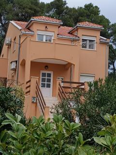 Apartmani Lada 2 - 3