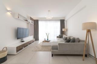 Purple Stays by Your Host - 0