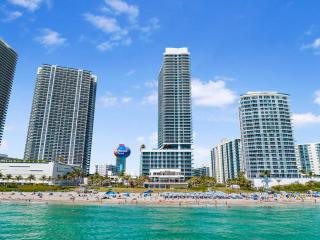 Beautiful Views From a Comfortable Condo with Beach Access! - Hollywood - 5