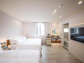 LIVIN Hotel - 1