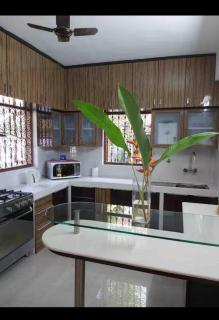 Sun-kissed Emerald 4 bedroom villa - 2