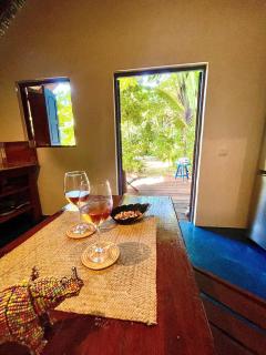 Bungalow à louer AVEC CUISINE ÉQUIPÉE sur plage privée , RAVENALA - Ile aux Nattes - 1