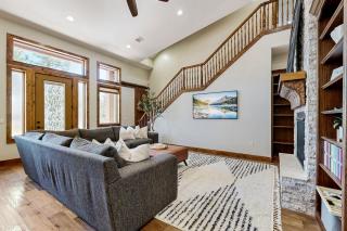 Modern Mountain Luxury Retreat - 8