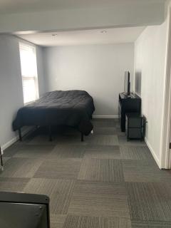 Cozy bedroom with en-suite bathroom - 1