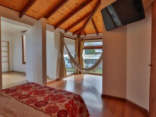Casa con Quincho, Playroom y jardín en Ushuaia - Ushuaia - 9