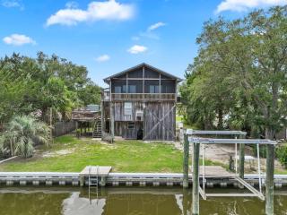 Pachs Crab Shack - Panacea - 1