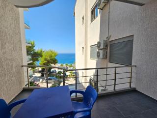 Iconic Saranda Apartment - 3