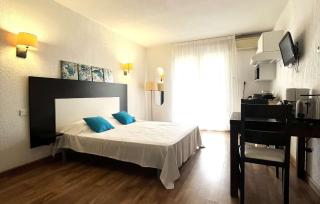 Studio 3 pers climatisé avec piscine à ST FLORENT - 0