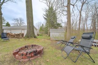 Walk to Marina Home with Hot Tub in Mentor! - Mentor - 9