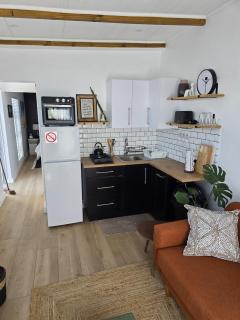 Sun Cottage - - 2