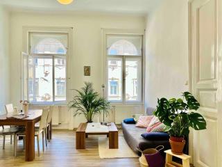 Your Charming and Spacious Historical Home - Budapest - 3