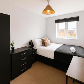 Serene 6-Bed Residential Retreat - Bridgwater - 8