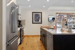 Spring Creek Corner Condo by Canadian Rockies Vacation Rentals - Canmore - 4