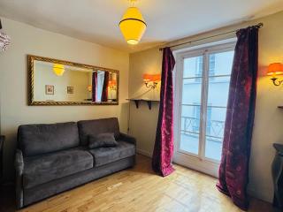 Studio 150m to Notre Dame - 0